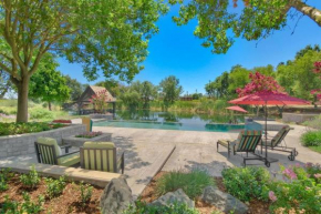 Lake Cottage House with Pool at UC Davis